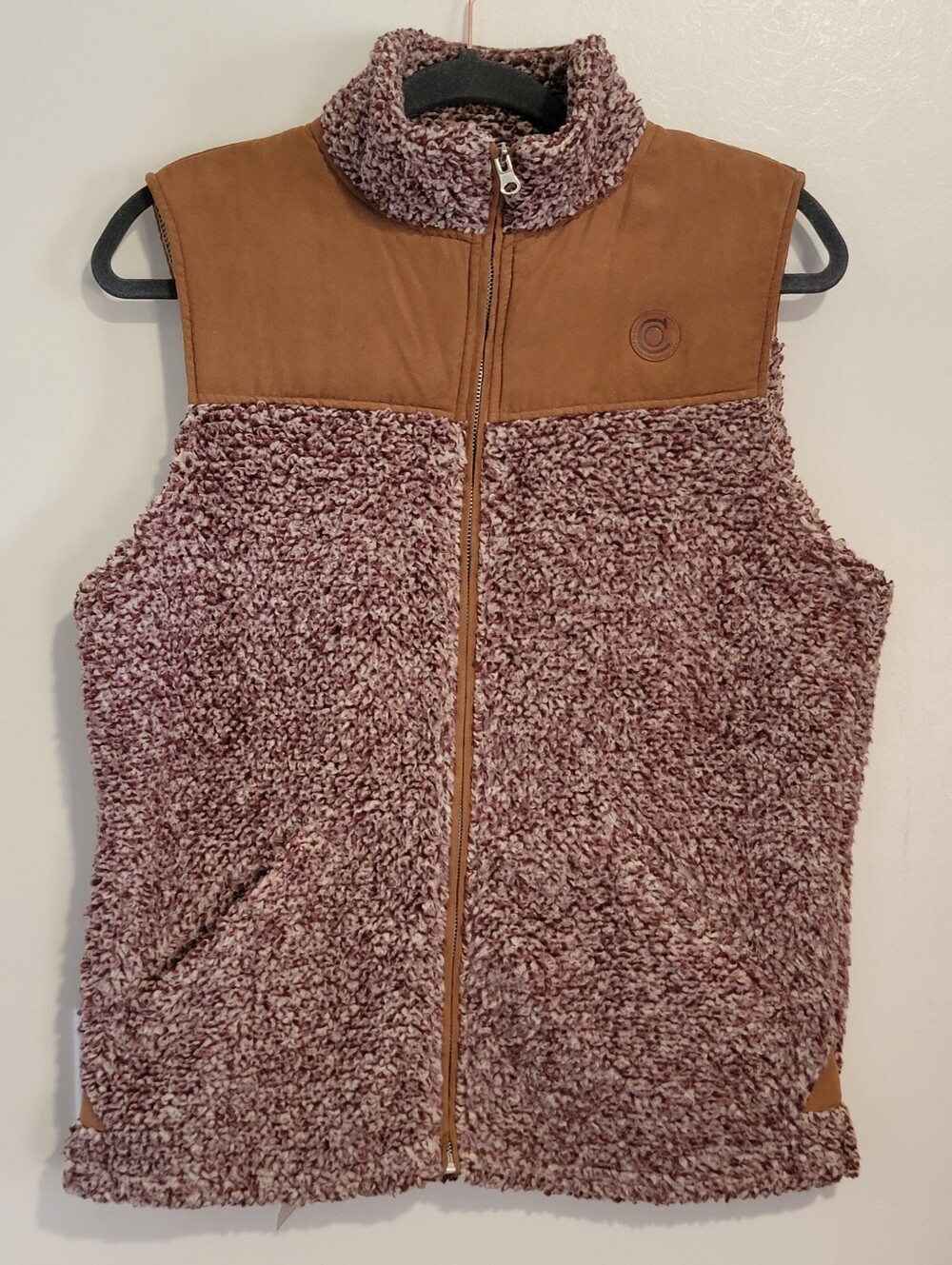 Charlie O. by Kinnucan's Sherpa Fleece Vest Burgundy/Tan XS EUC No Flaws